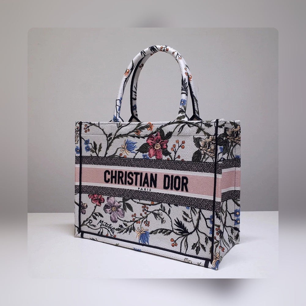 Anum Bags Detail