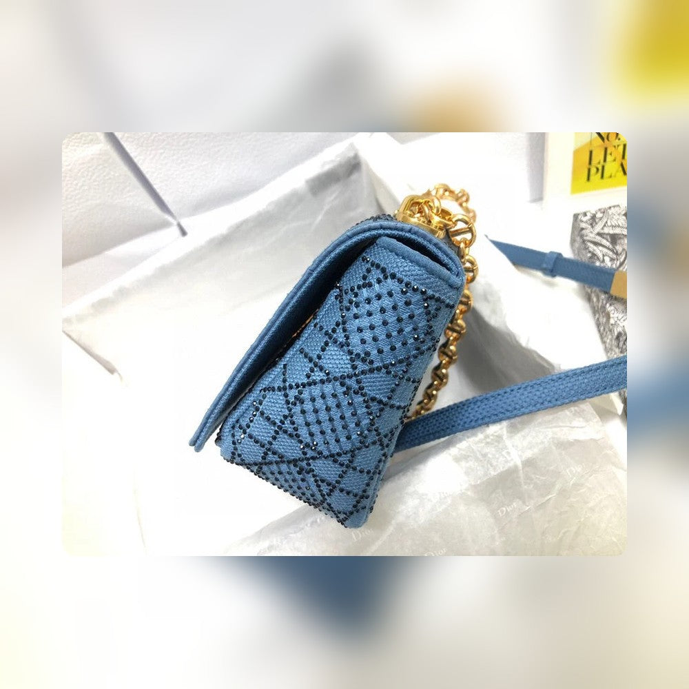Anum Bags Detail