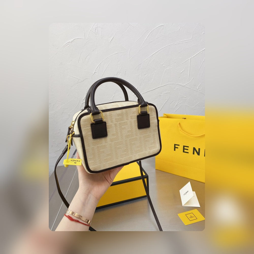 Anum Bags Detail