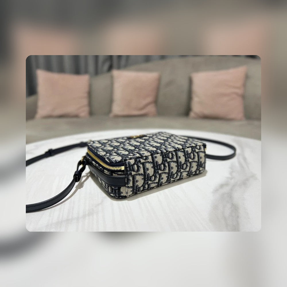 Anum Bags Detail