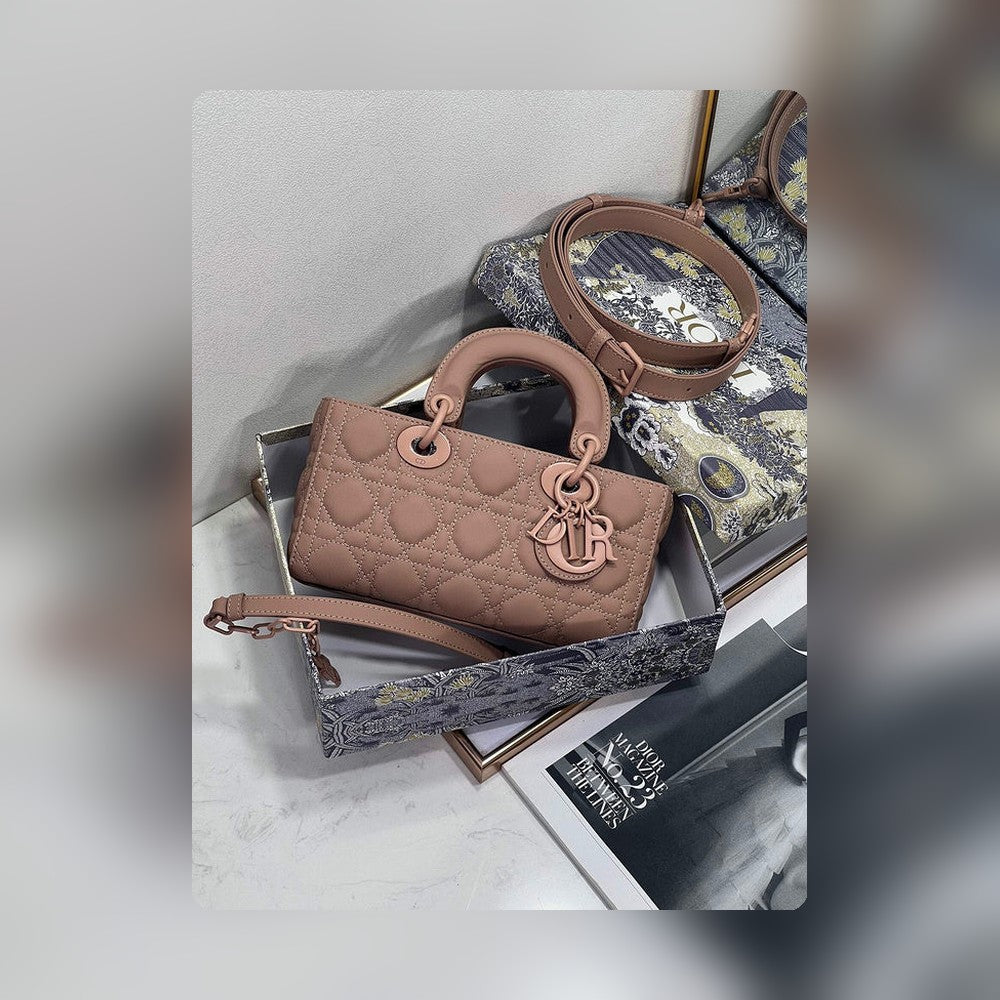 Anum Bags Detail