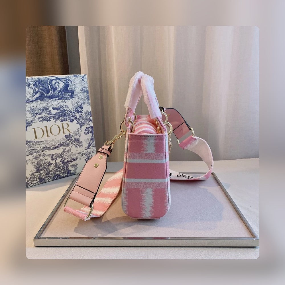 Anum Bags Detail