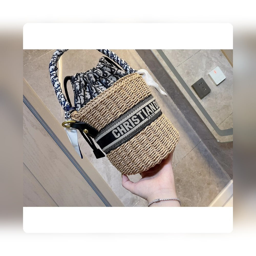 Anum Bags Detail