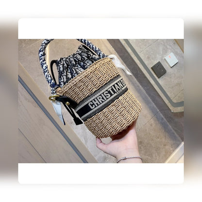 Anum Bags Detail