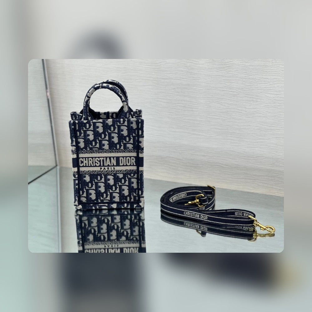 Anum Bags Detail