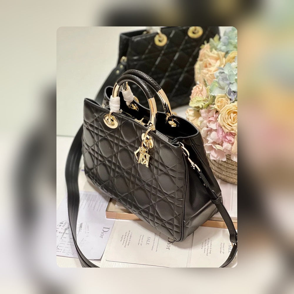 Anum Bags Detail