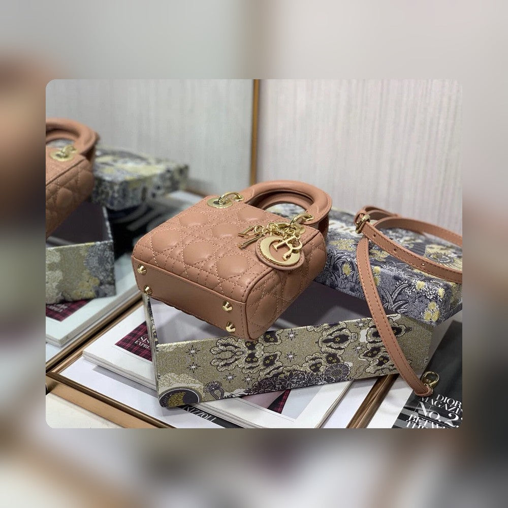 Anum Bags Detail