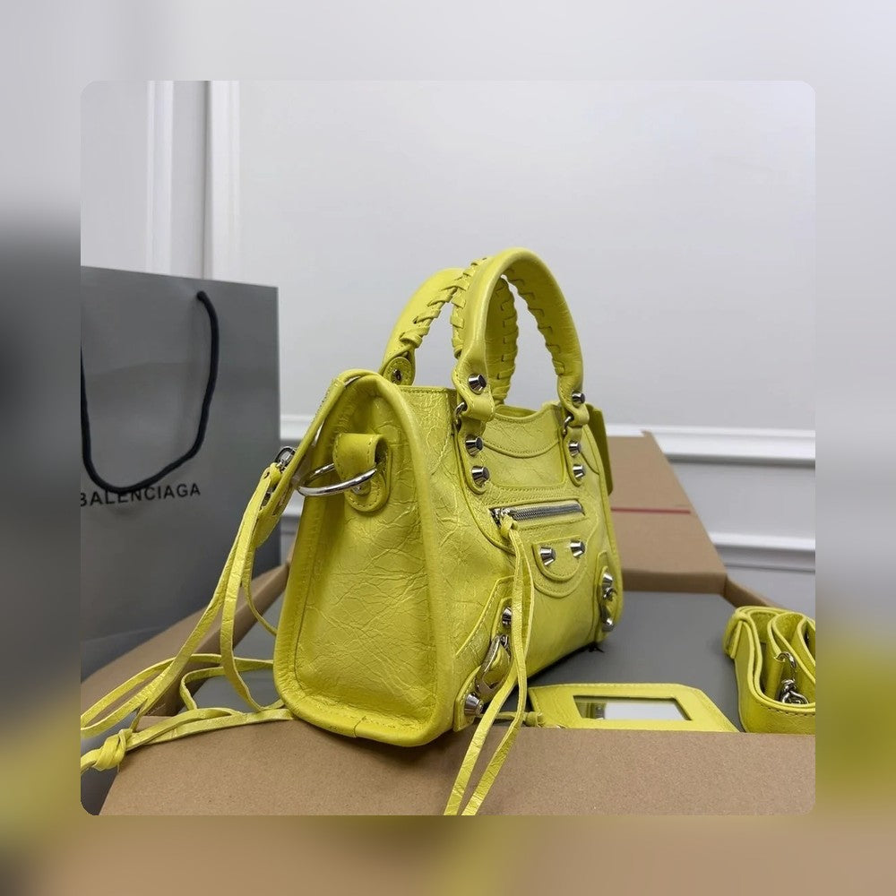 new-luxury-designer-bags-nm24051