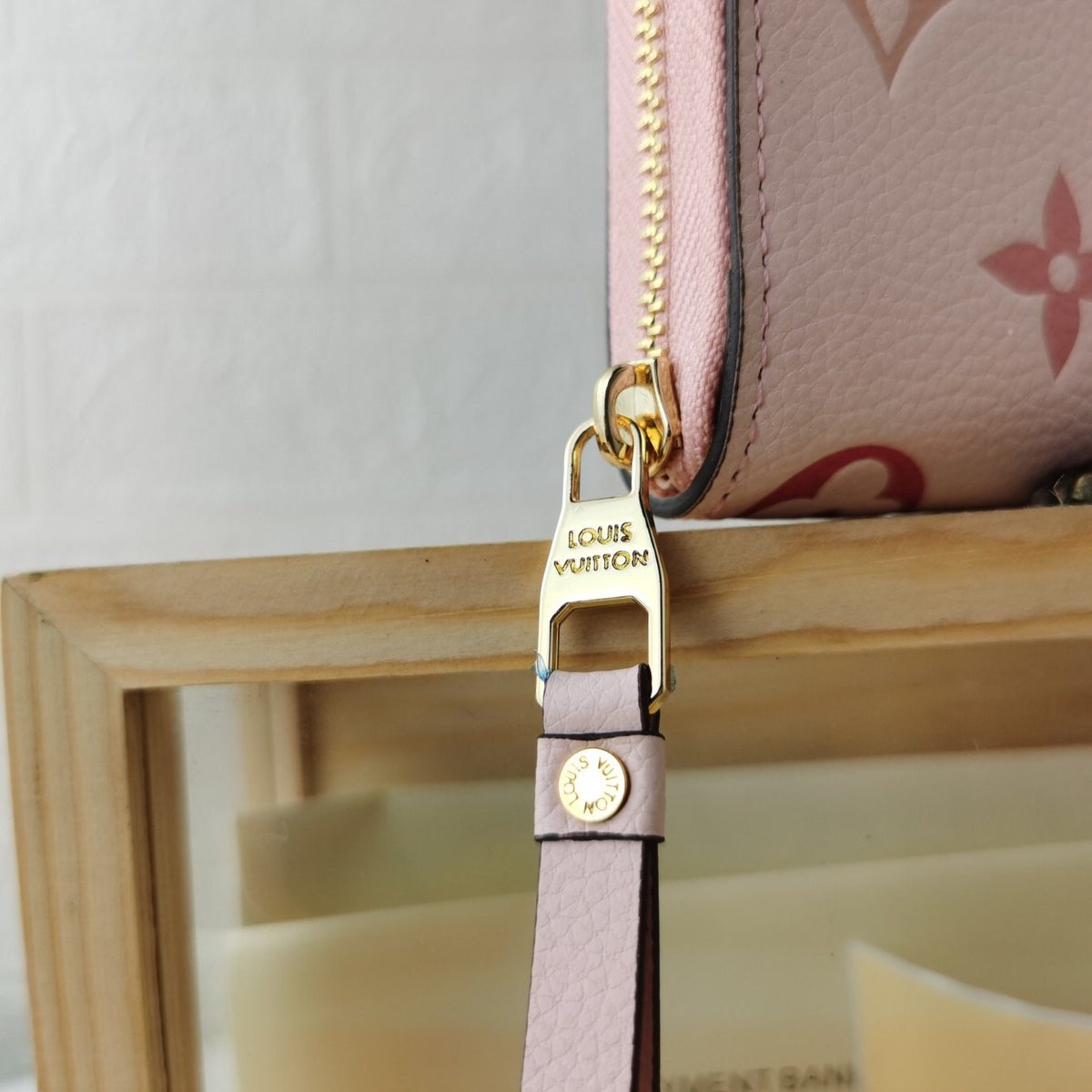 Anum Bags Detail