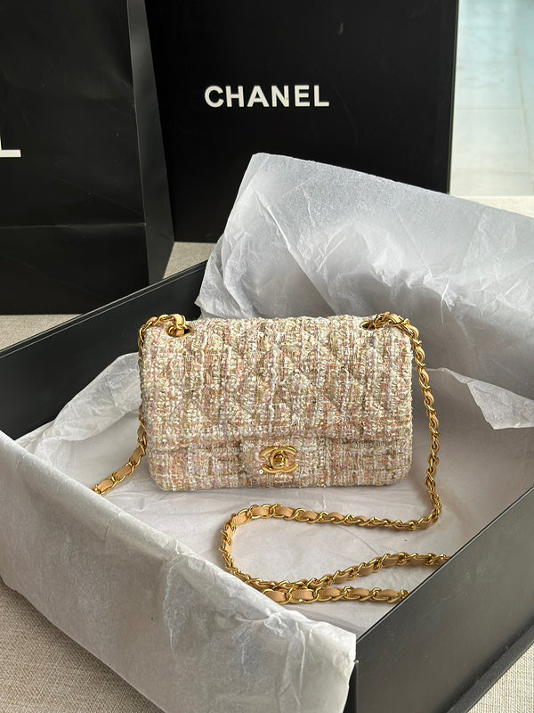 Anum Bags Detail