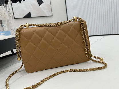 Anum Bags Detail