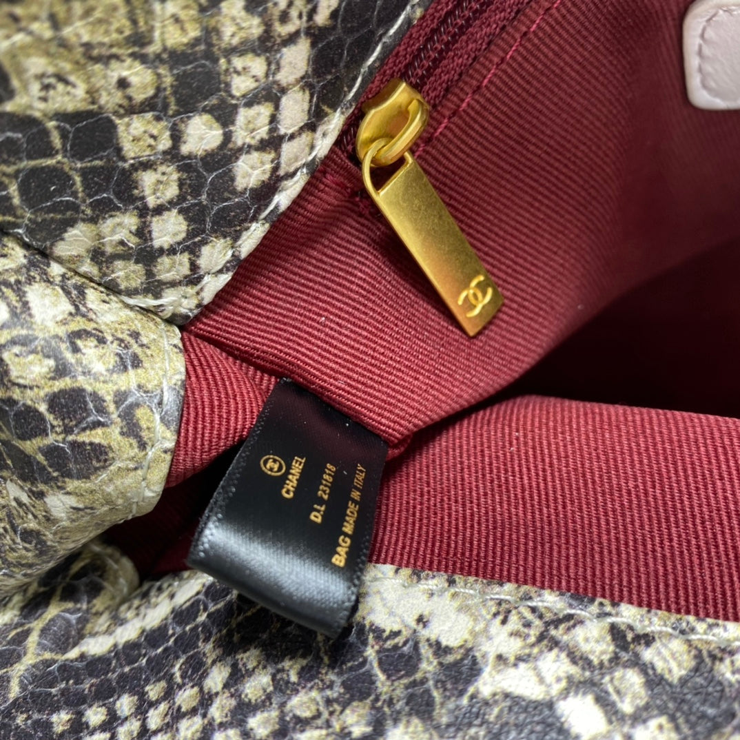 Anum Bags Detail