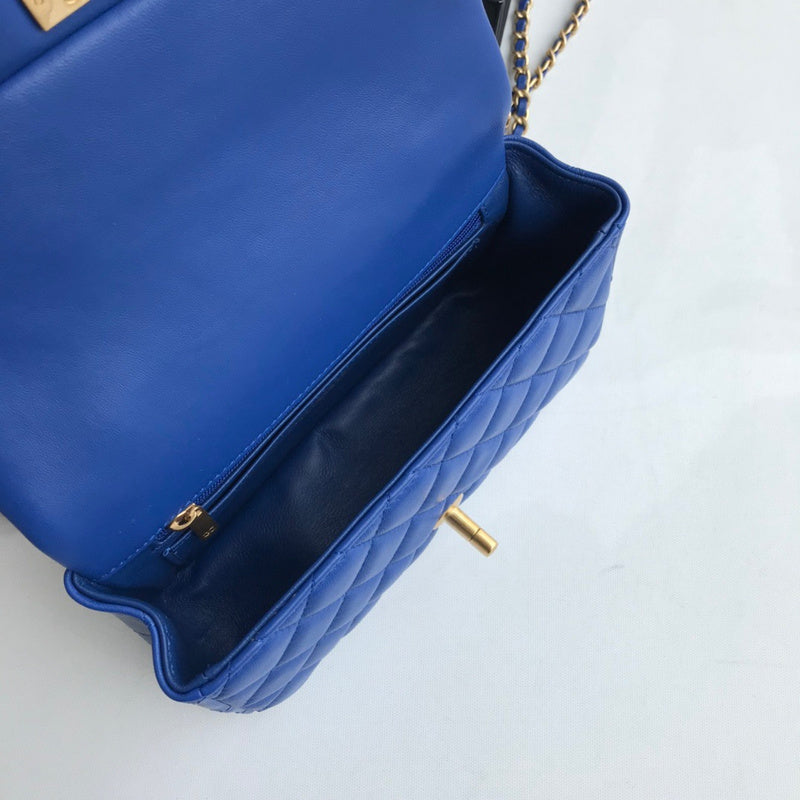 Anum Bags Detail