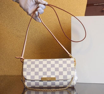 Anum Bags Detail