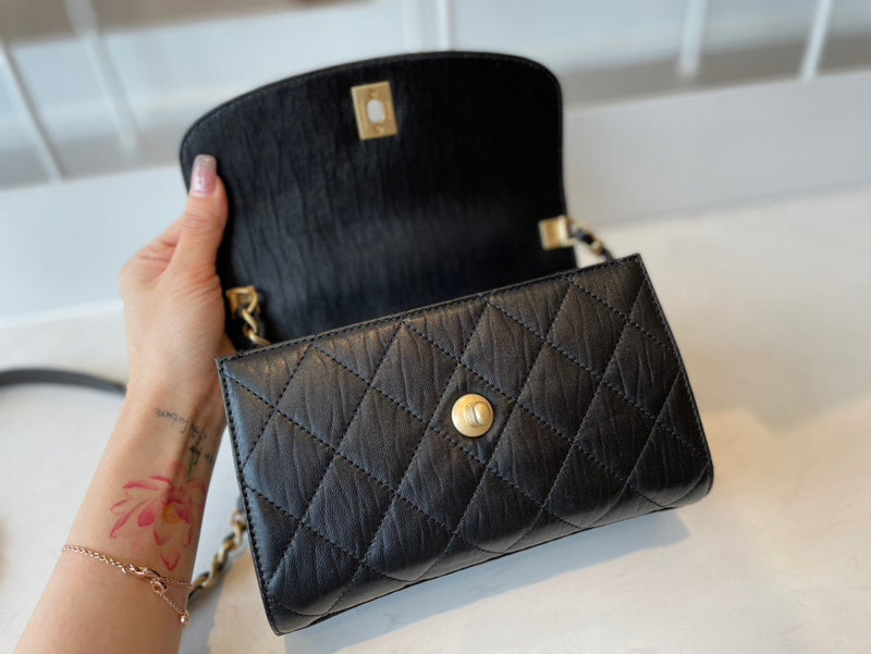Anum Bags Detail