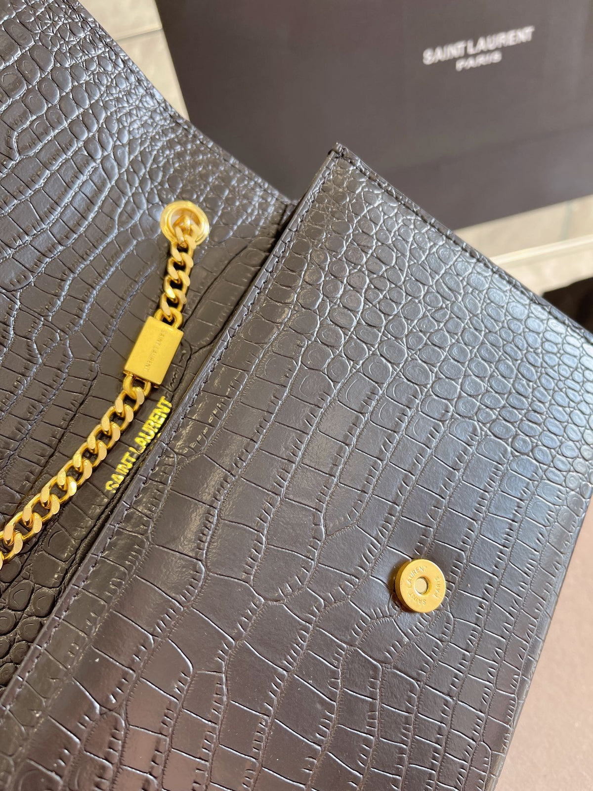 Anum Bags Detail