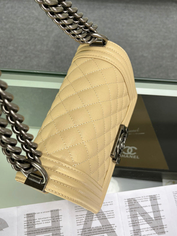 Anum Bags Detail