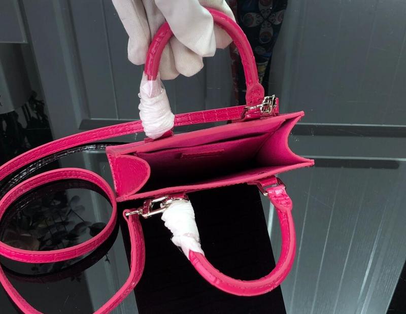 Anum Bags Detail