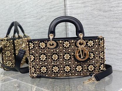 Anum Bags Detail