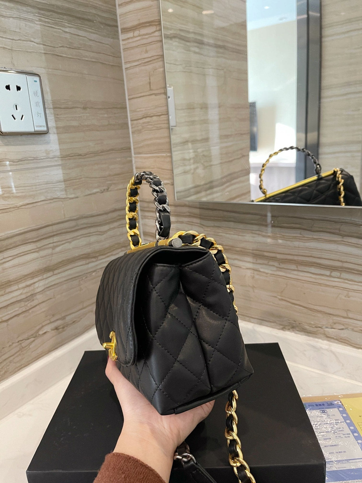 Anum Bags Detail
