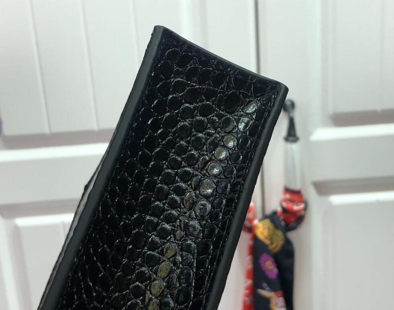 Anum Bags Detail