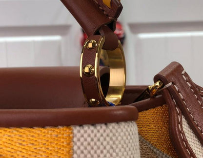 Anum Bags Detail