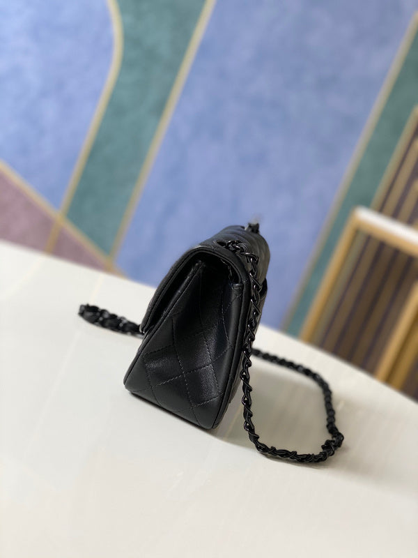 Anum Bags Detail