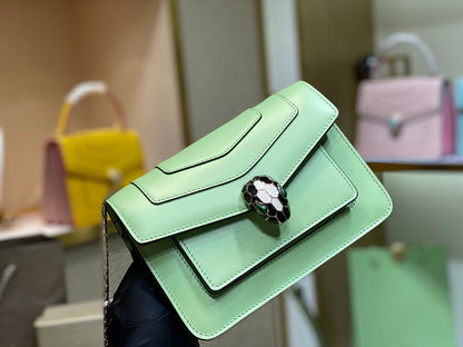Anum Bags Detail