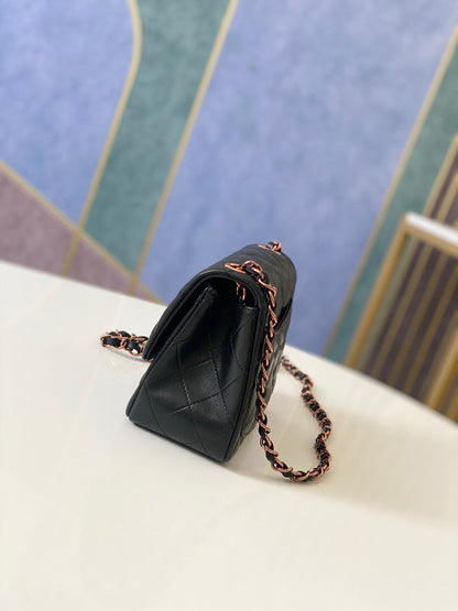 Anum Bags Detail