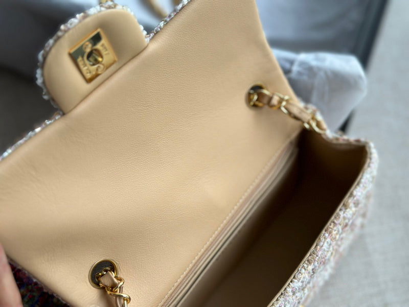 Anum Bags Detail