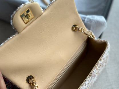 Anum Bags Detail