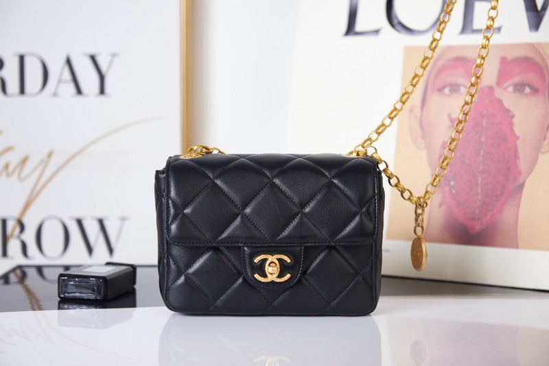 Anum Bags Detail