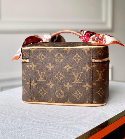 Anum Bags Detail