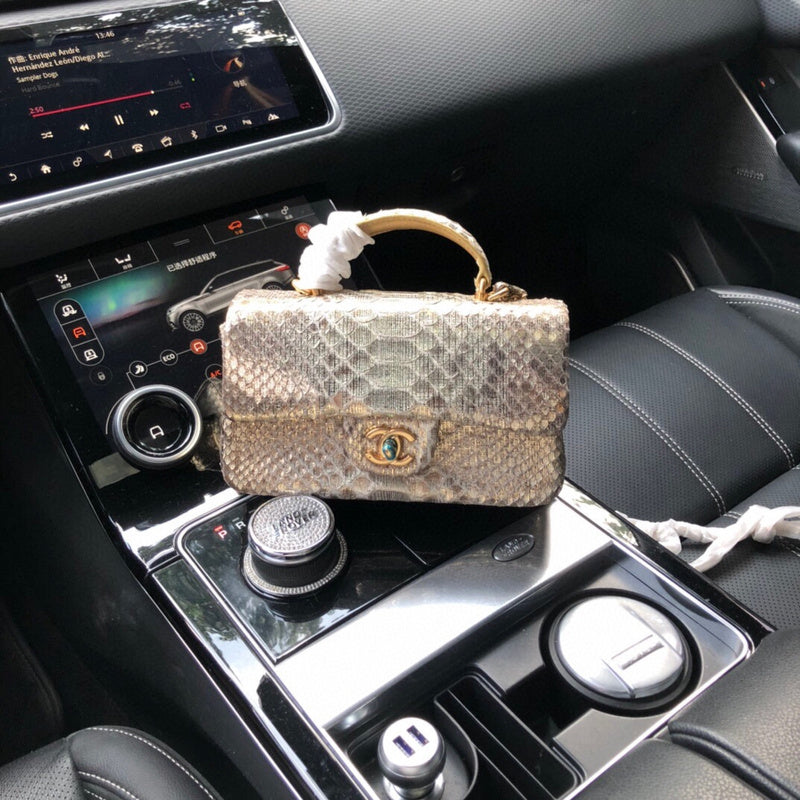 Anum Bags Detail