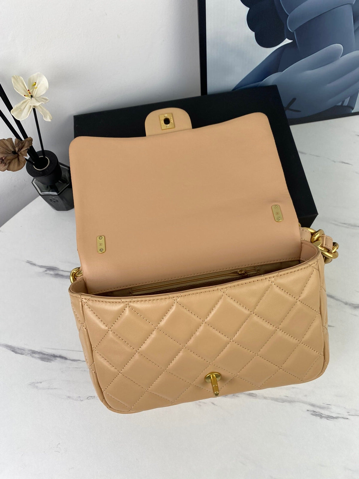 Anum Bags Detail