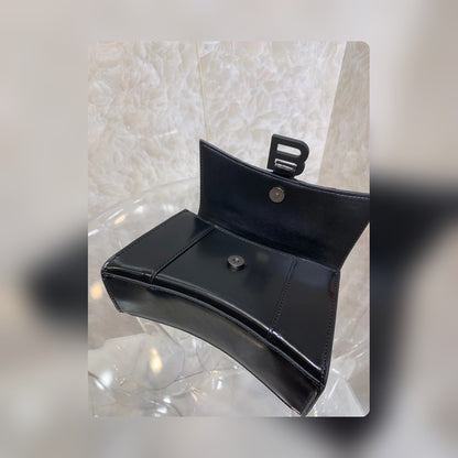 new-luxury-designer-bags-nm24073