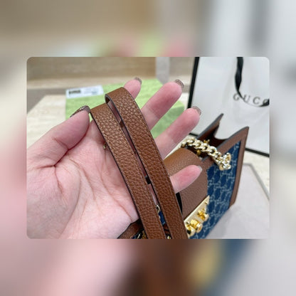 Anum Bags Detail