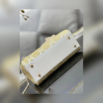 Anum Bags Detail