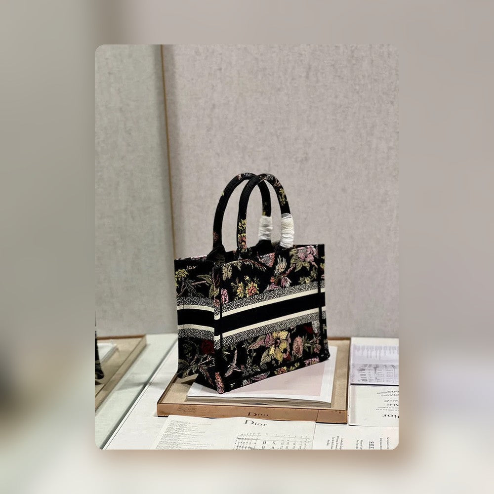 Anum Bags Detail