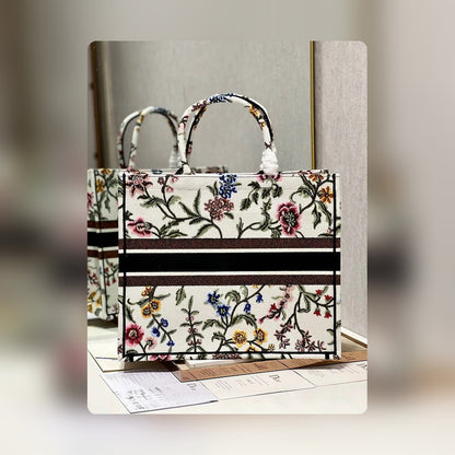 Anum Bags Detail