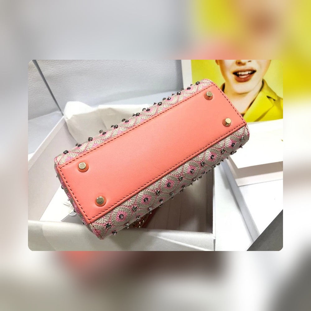 Anum Bags Detail