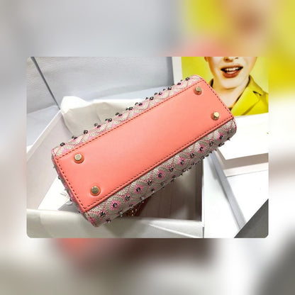 Anum Bags Detail