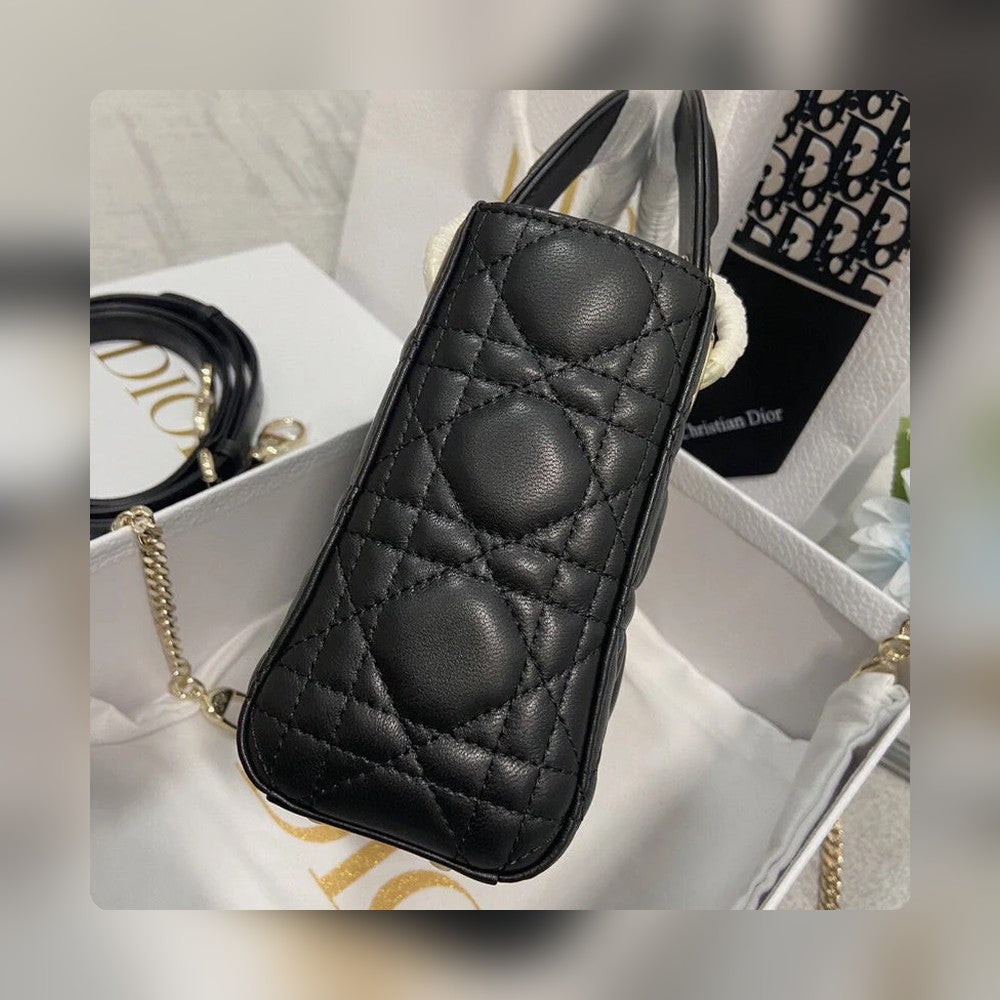 Anum Bags Detail
