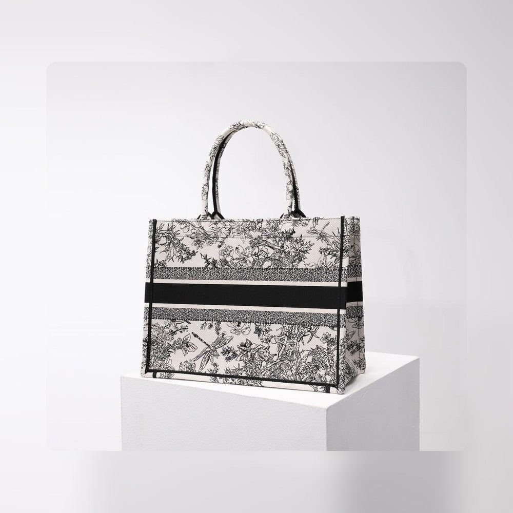 Anum Bags Detail
