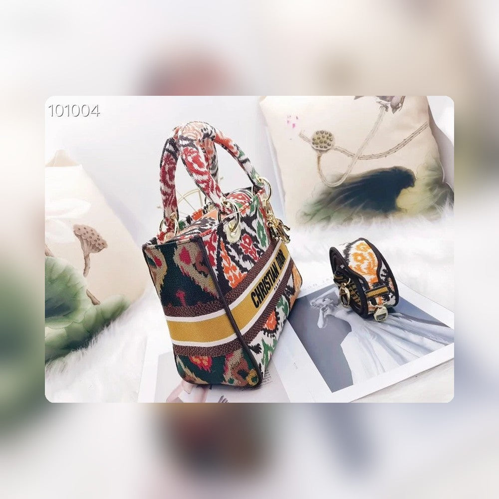Anum Bags Detail