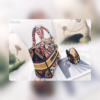 Anum Bags Detail