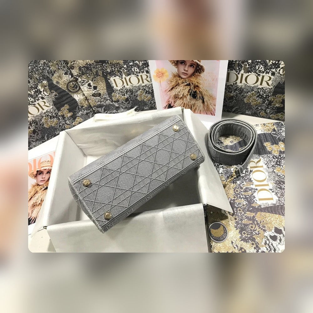 Anum Bags Detail