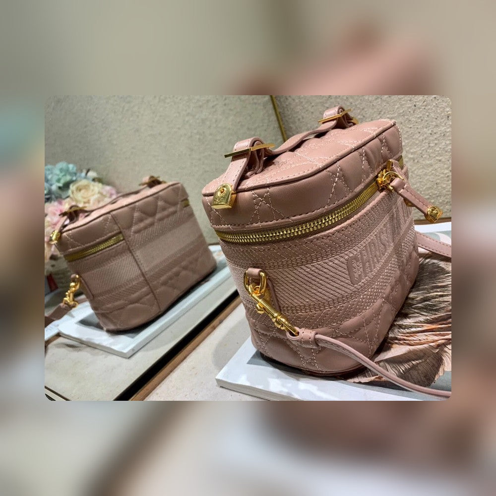 Anum Bags Detail