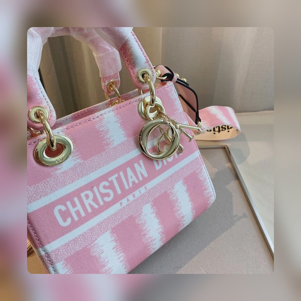 Anum Bags Detail