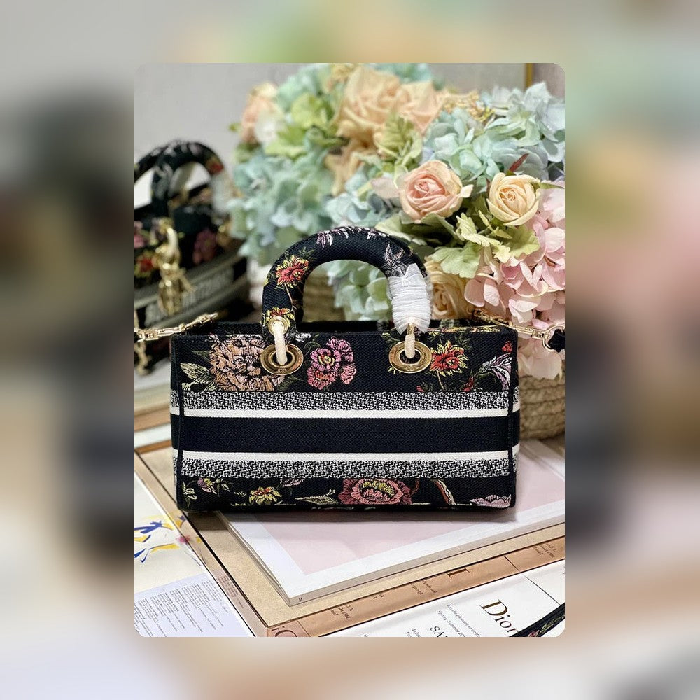 Anum Bags Detail
